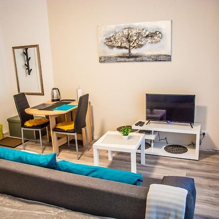 Apartment & Room Eni Загреб Екстериор снимка