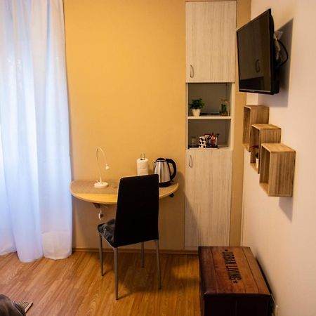 Apartment & Room Eni Загреб Екстериор снимка
